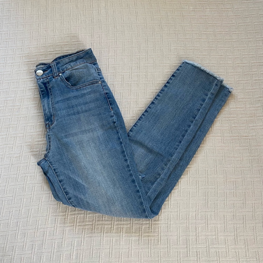 Refuge high rise blue jeans.